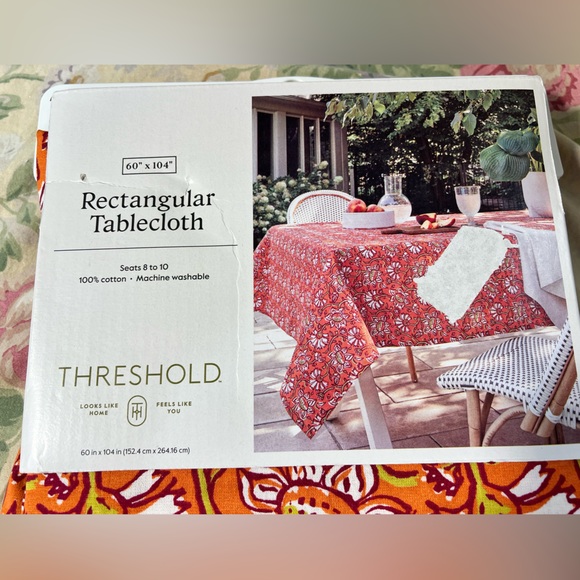 Threshold rectangular tablecloth 60”x104 - Picture 3 of 8